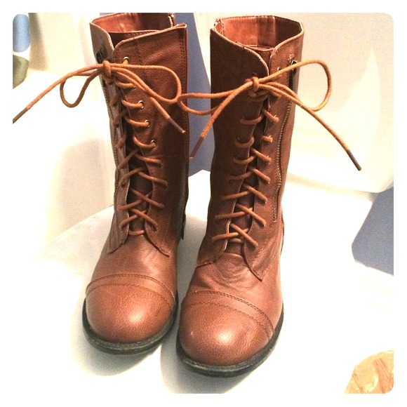 Combat boots