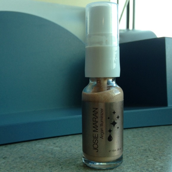 NEW Josie Maran Argan Illuminizer. 5 Oz.