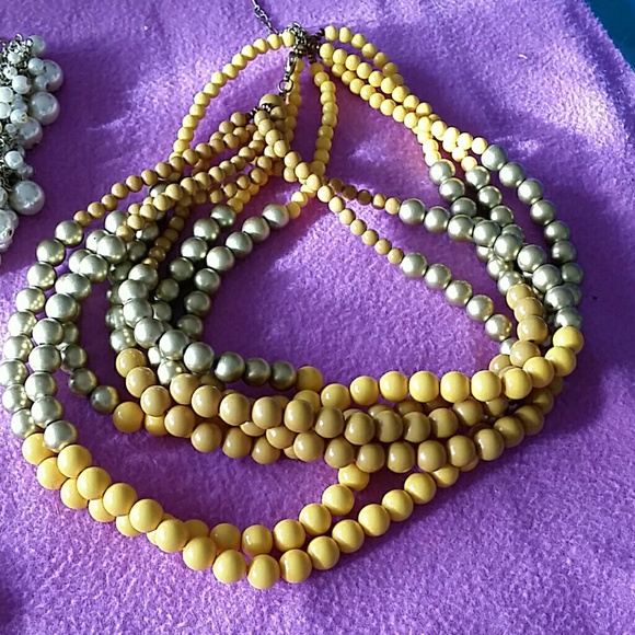 Pretty statement Necklaces! - Picture 2 of 4