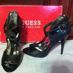 GUESS BY MARCIANO Women's Black  Pumps Size 9M.