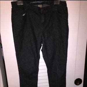 Selling these black jeans. Never been worn.