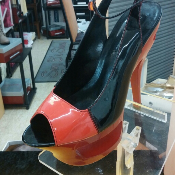 Heels - Picture 2 of 3