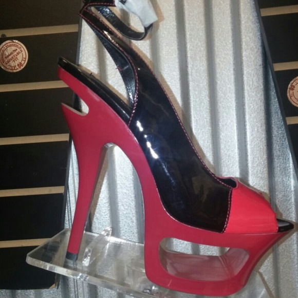 Heels - Picture 3 of 3