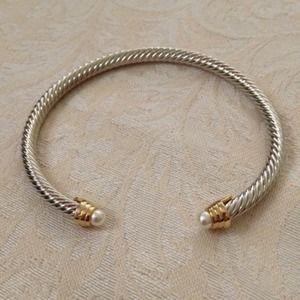 Pearl bracelet