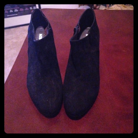 Suede Black booties