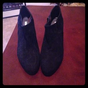 Suede Black booties