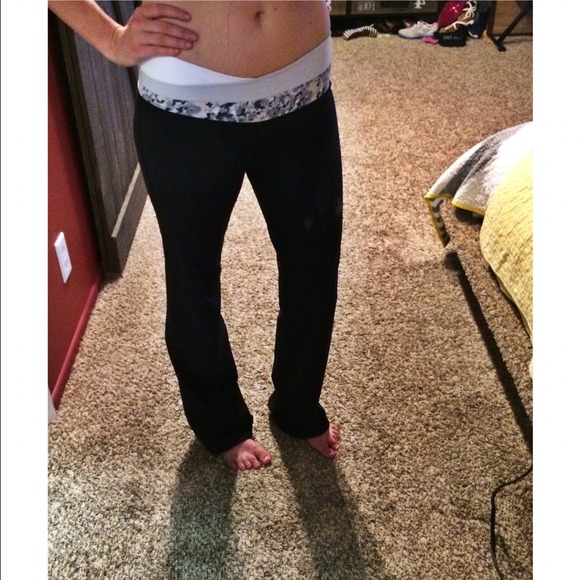 Size 6 Black Lululemon Astro pants