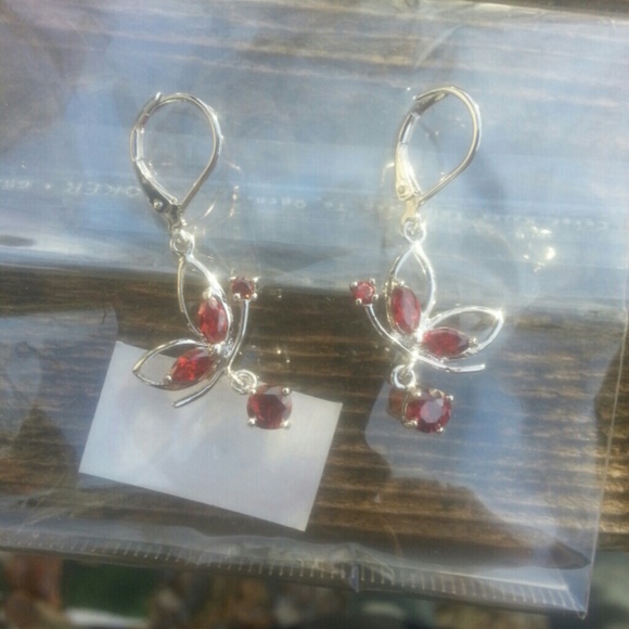 SALE!! Never worn 14k gp crystal ruby earrings