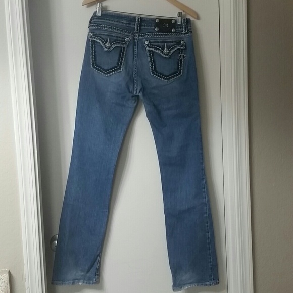 Miss me jeans boot cut (some wear and tear)