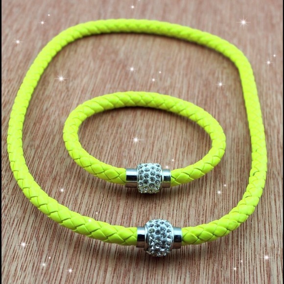 New Posh Bracelet and Necklace Set