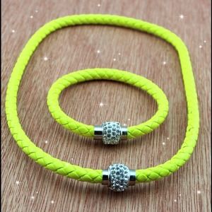New Posh Bracelet and Necklace Set