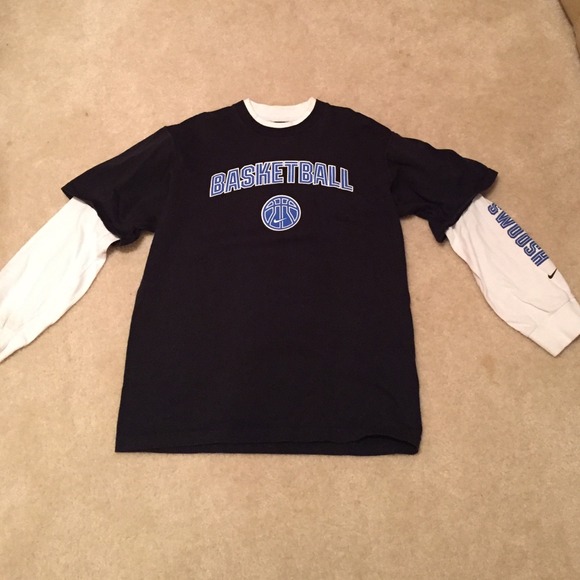 SOLD Boys Nike shirt like new