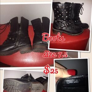 Zip up boots in great shape ❤️sold❤️