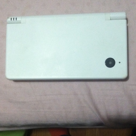 Ninetendo DSI with accessories!