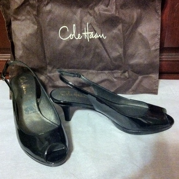 Cole Haan Women's black Patent Leather size 10M.