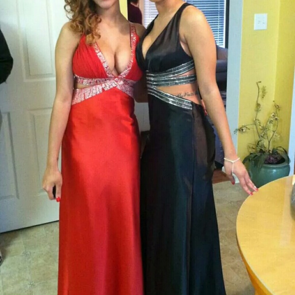 Prom dress - Picture 2 of 4