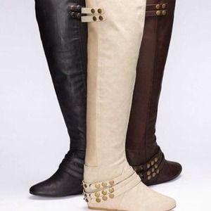 VS Cream boots