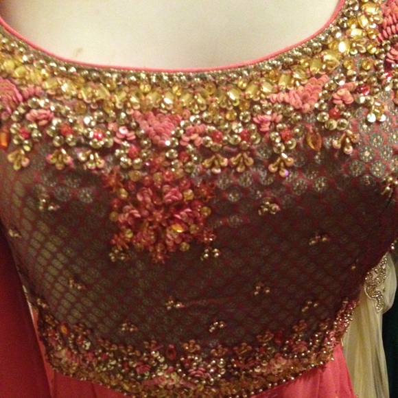 Gorgeous bollywood dress - Picture 3 of 4