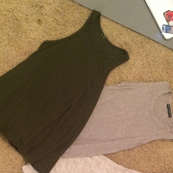 Bundle free people tanks!