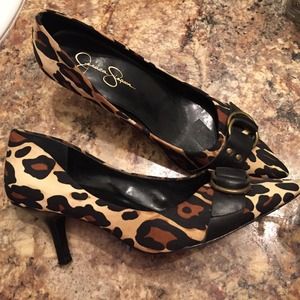 Pointed toe leopard Jessica Simpson
