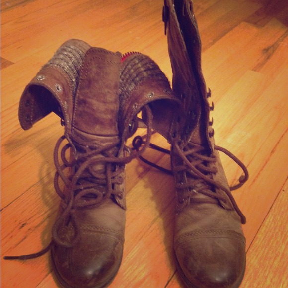 Steve Madden sweater lined combat boots