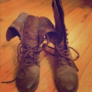 Steve Madden sweater lined combat boots