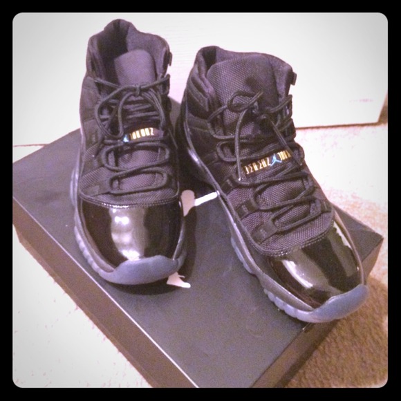 Authentic Jordan Gamma Blue 11s