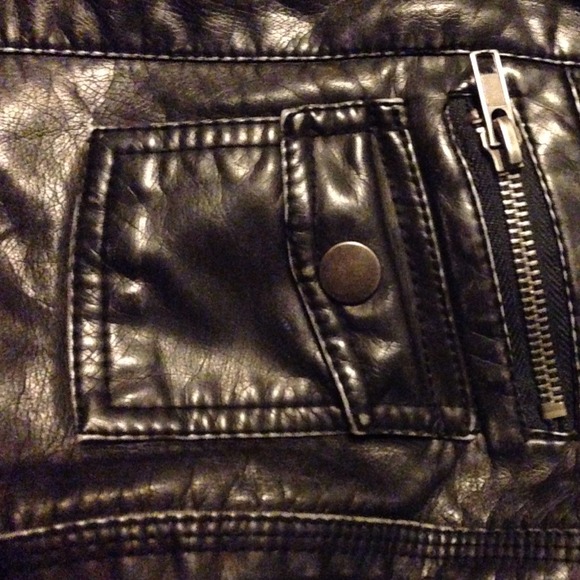 Leather jacket. - Picture 2 of 3