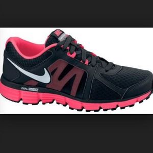 Nike dual fusion!! Great condition!!