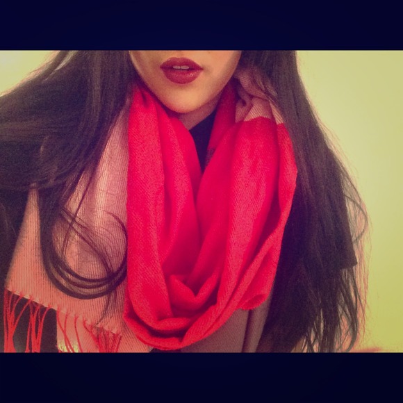 Red Blanket Scarf - Picture 1 of 2