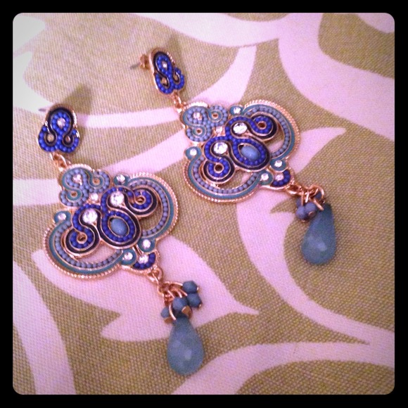 Limited Brand Statement Earrings - Picture 1 of 3