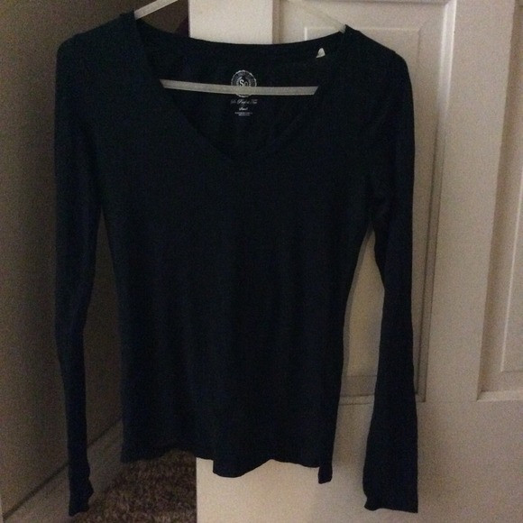 Long sleeve black shirt