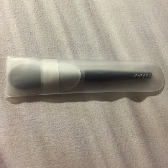 Mk liquid foundation brush