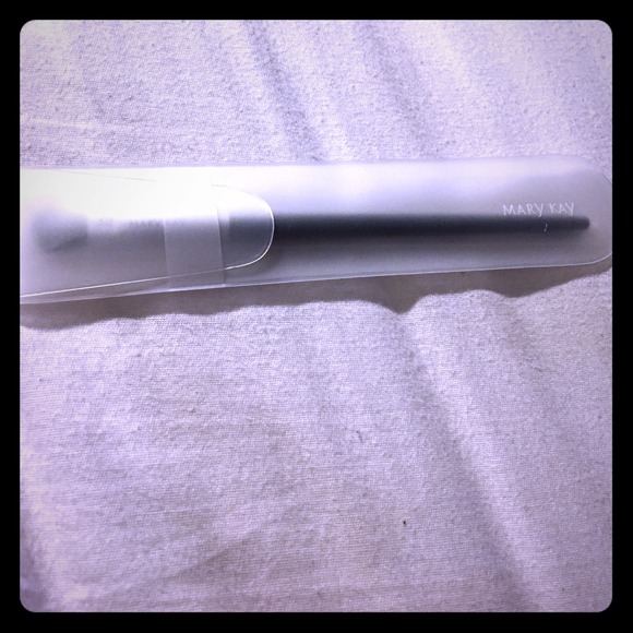 Mk eye color brush