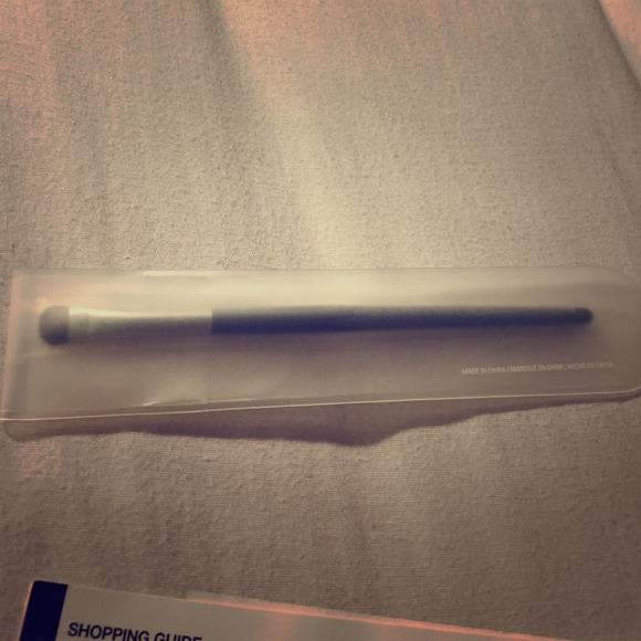 Mk eye smudger brush