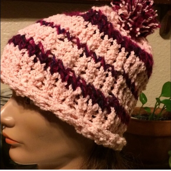 🍥 Pretty Pink Pom Pom Beanie