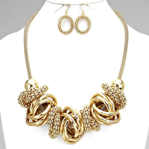Jewelry - Statement Necklace Set
