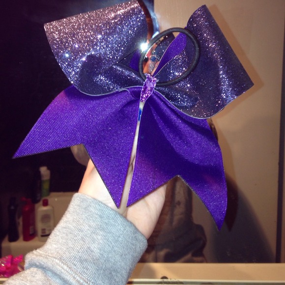 Sparkly cheer bow - Picture 2 of 2