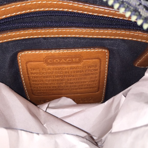 Authentic COACH 💯 Signature Fabric bag - Picture 2 of 4
