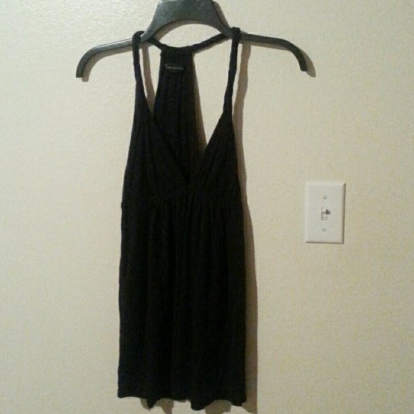 Black v-neck tank