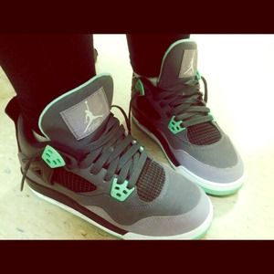 Jordan glows 4s
