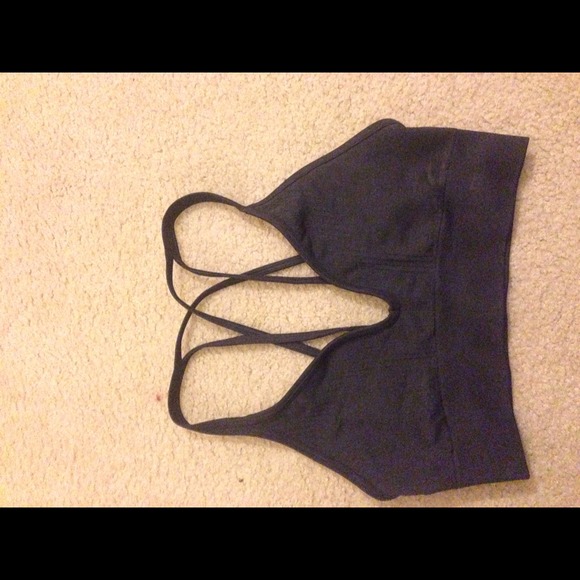 lululemon athletica Tops - lululemon seamlessly plunge bra