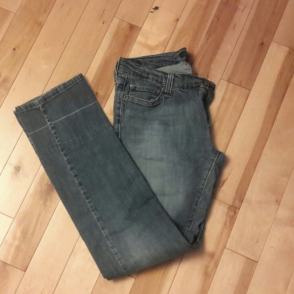Levi's 504 tilted jeans