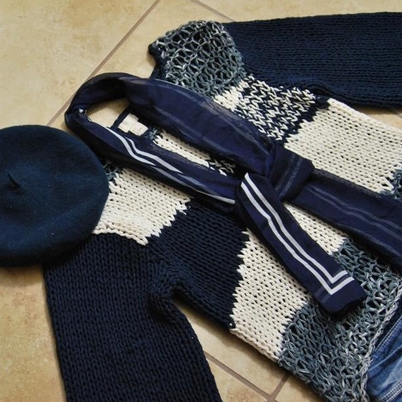 H&M Trend Collection Sweater - Picture 3 of 4
