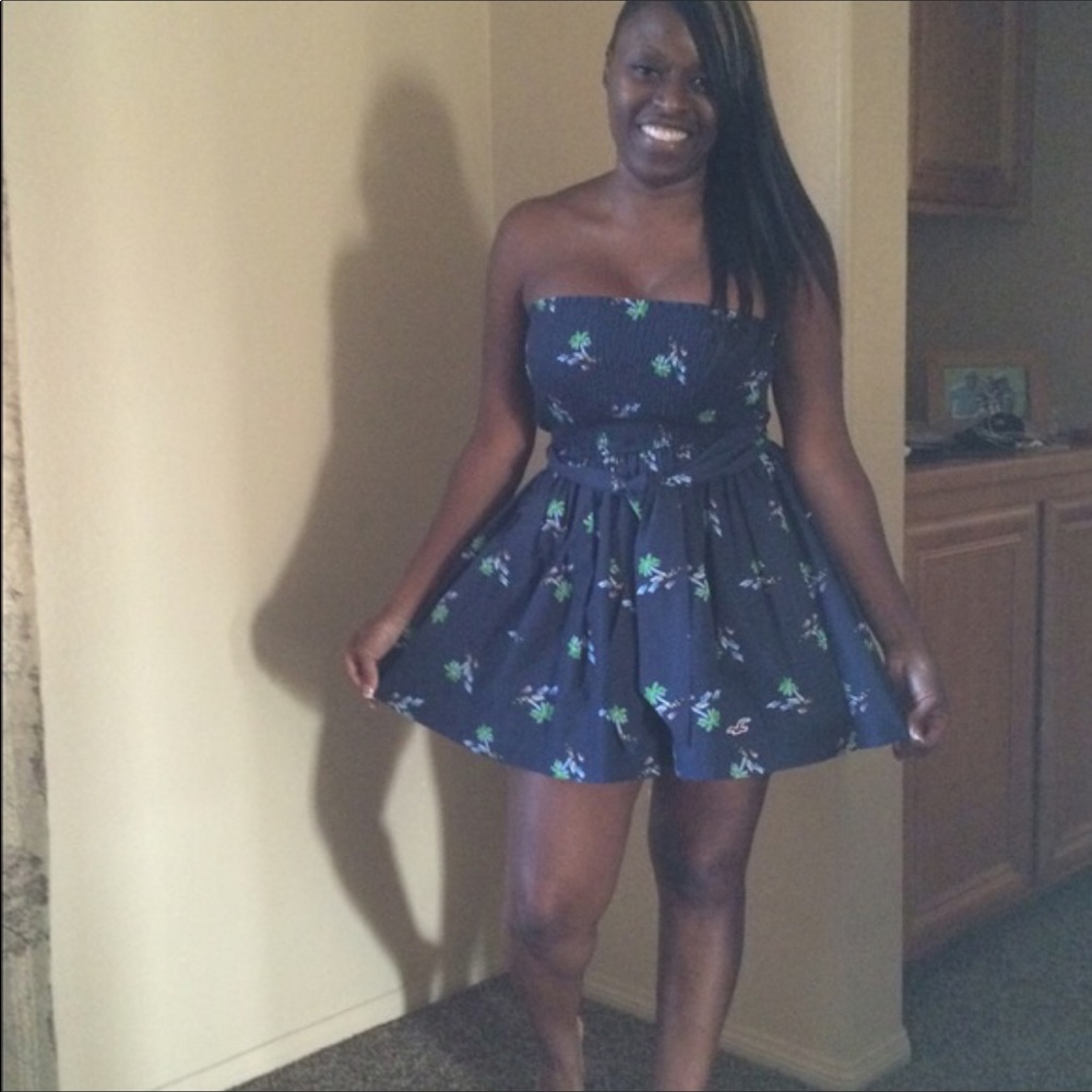Hollister Halter Dress - Picture 5 of 5