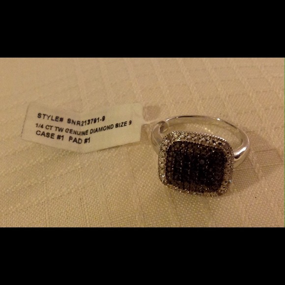 Black Diamond Ring NWT - Picture 2 of 2