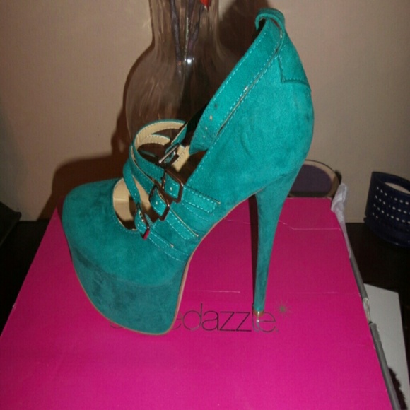 Sexy teal heels (capri by Shoe dazzle)