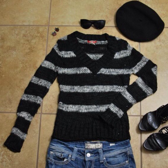 Striped Knit V-neck Sweater