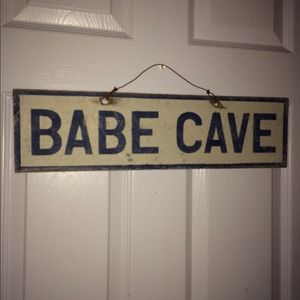 Brandy Melville sign