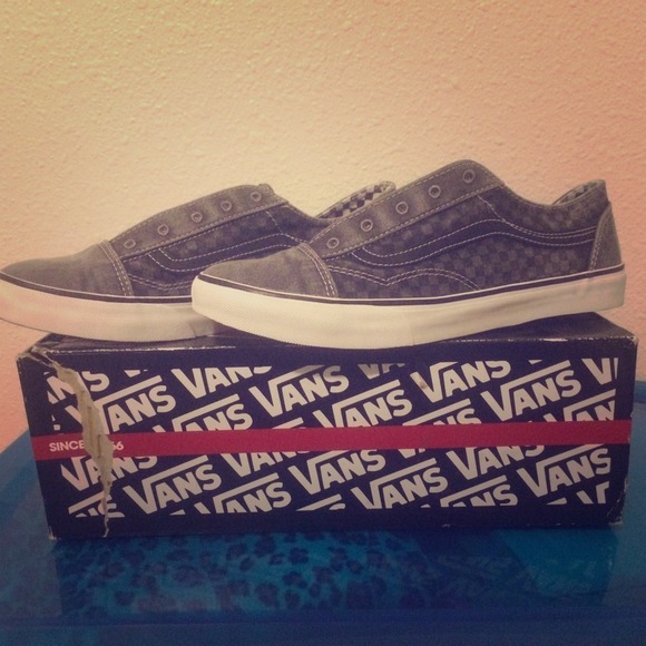 Women's Vans Slip-Ons (NWT w/ original packaging)